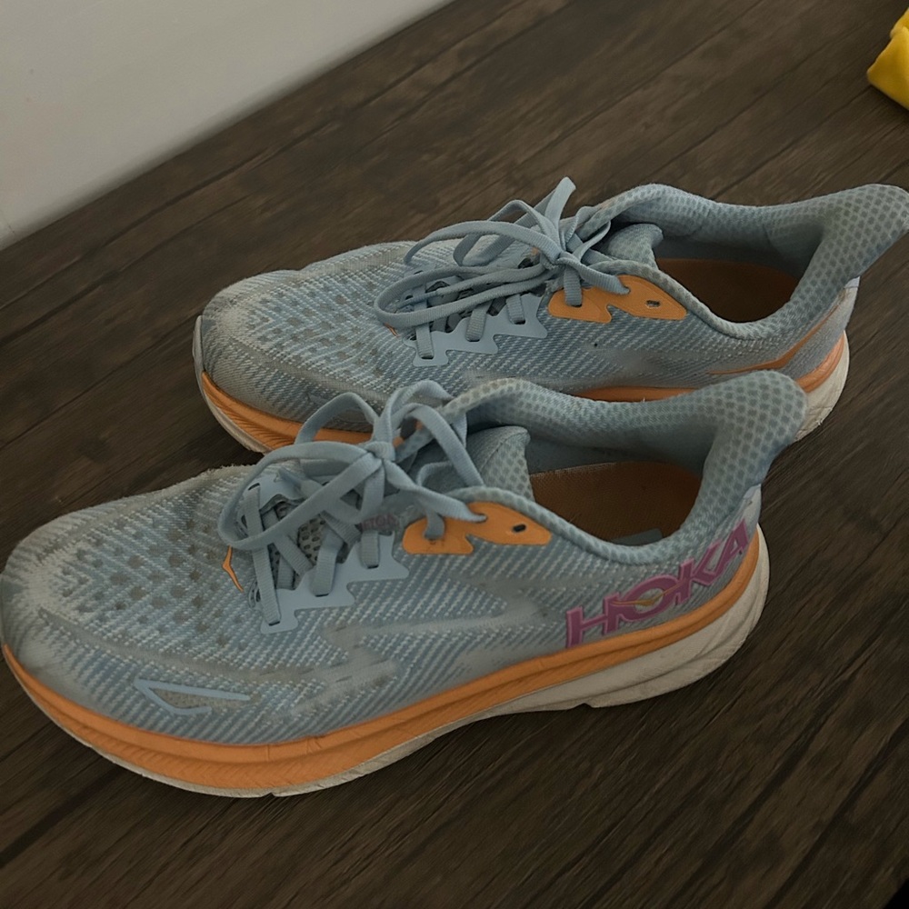 Hoka Clifton 9 Women's Blue and Orange Running Shoes. Size 8.5 wide